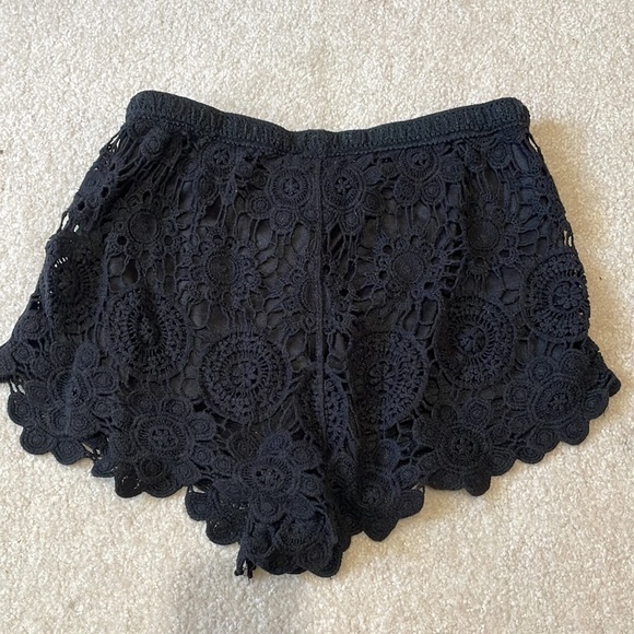 2/$12❗️Love tree | lace shorts - Picture 2 of 3